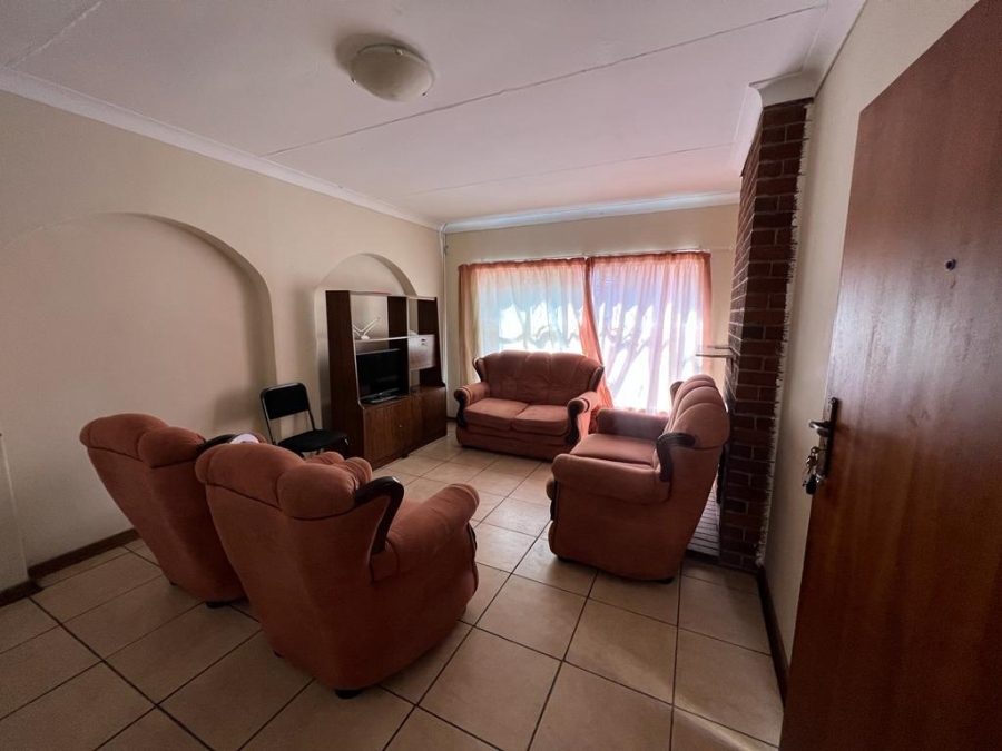 7 Bedroom Property for Sale in Brandwag Free State